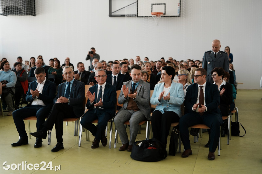 Otwarcie hali sportowej w Ropie (17.02.)