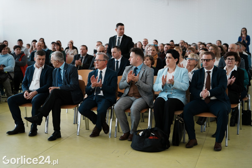 Otwarcie hali sportowej w Ropie (17.02.)