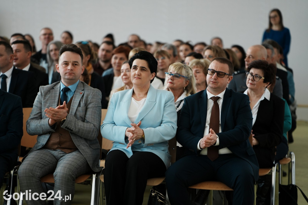 Otwarcie hali sportowej w Ropie (17.02.)