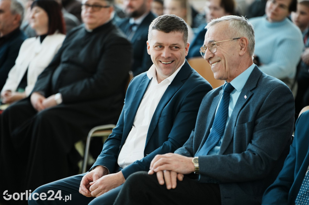 Otwarcie hali sportowej w Ropie (17.02.)