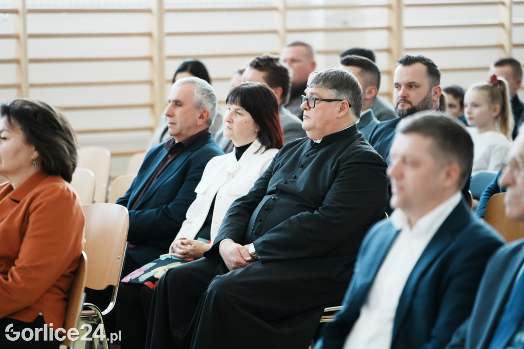 Otwarcie hali sportowej w Ropie (17.02.)