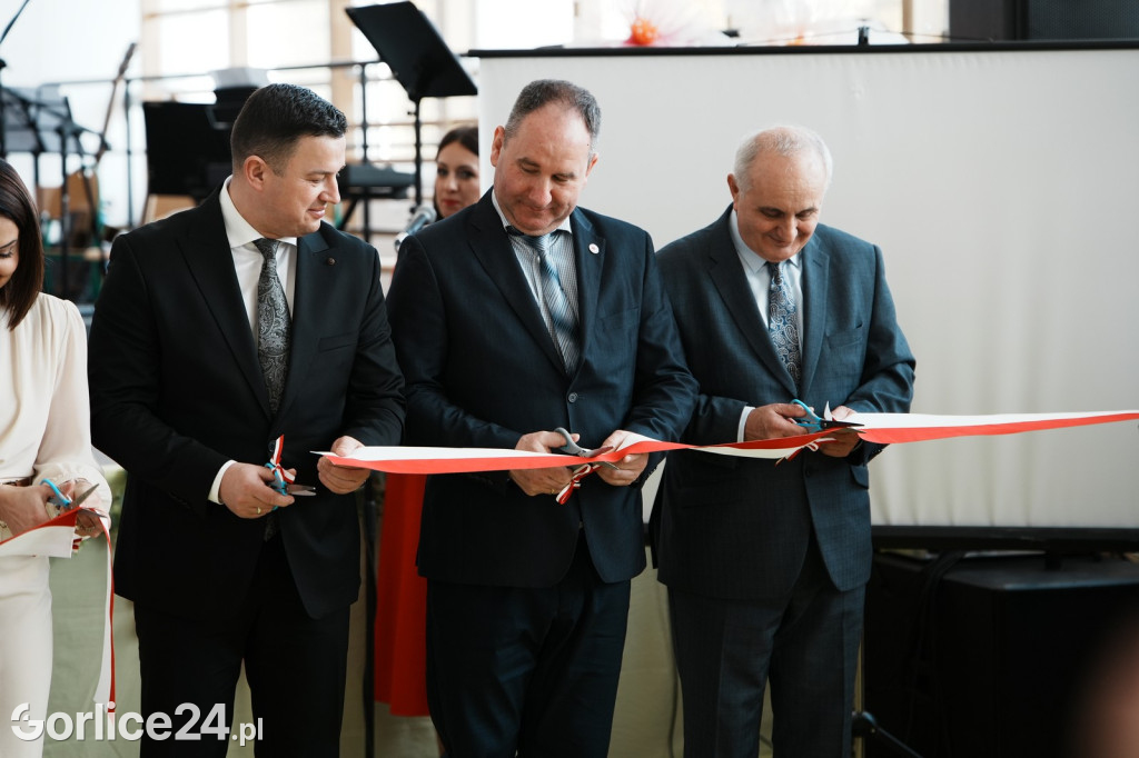 Otwarcie hali sportowej w Ropie (17.02.)