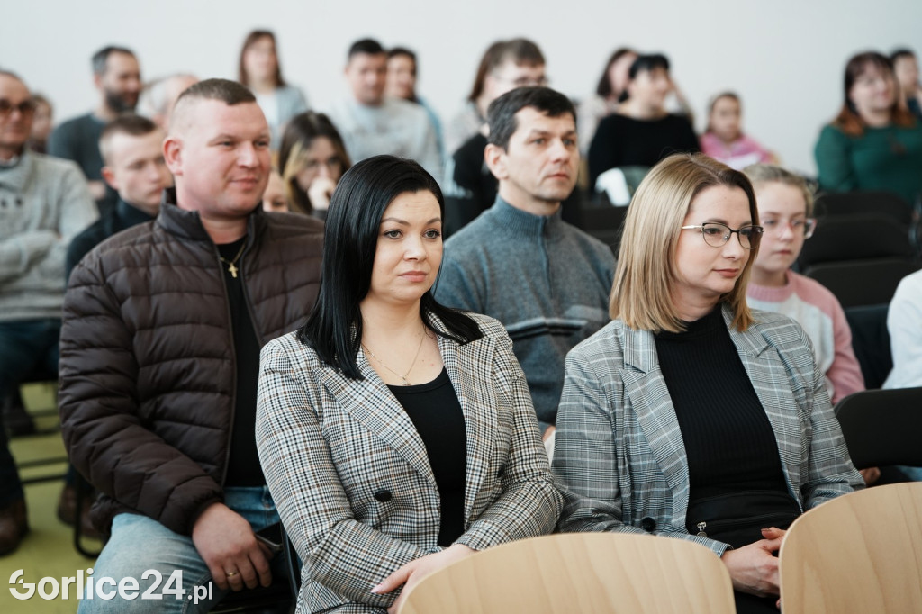 Otwarcie hali sportowej w Ropie (17.02.)