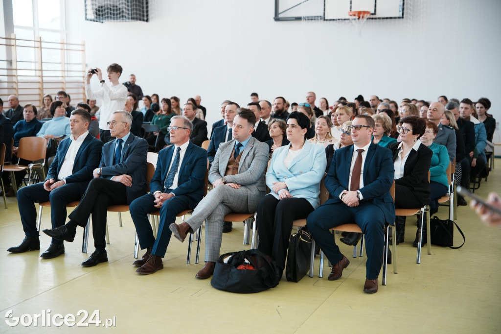 Otwarcie hali sportowej w Ropie (17.02.)