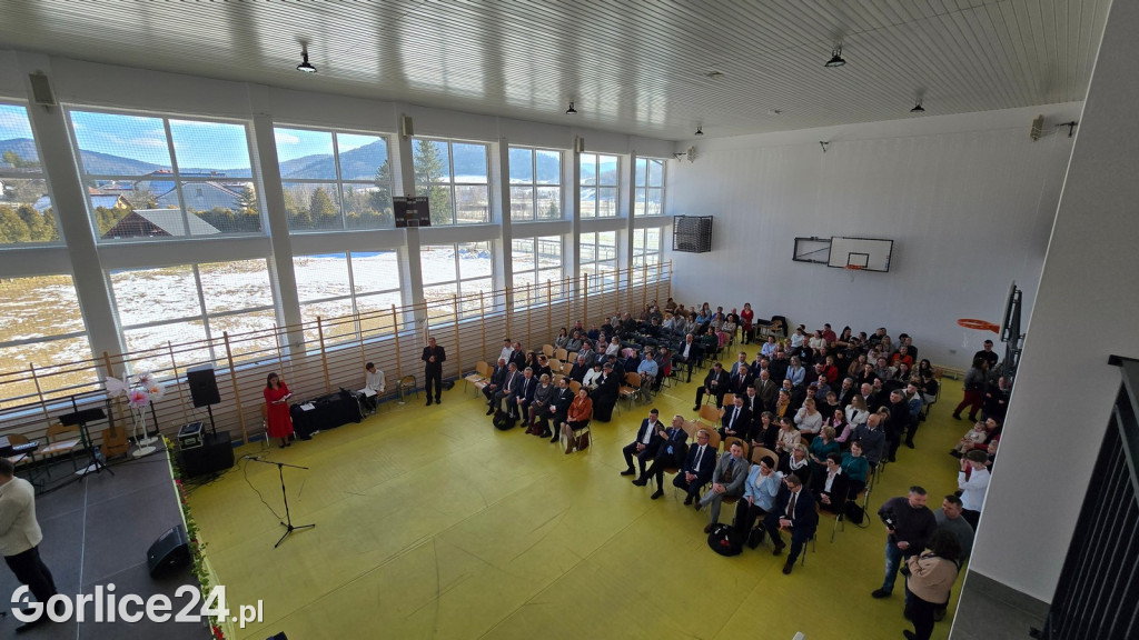 Otwarcie hali sportowej w Ropie (17.02.)