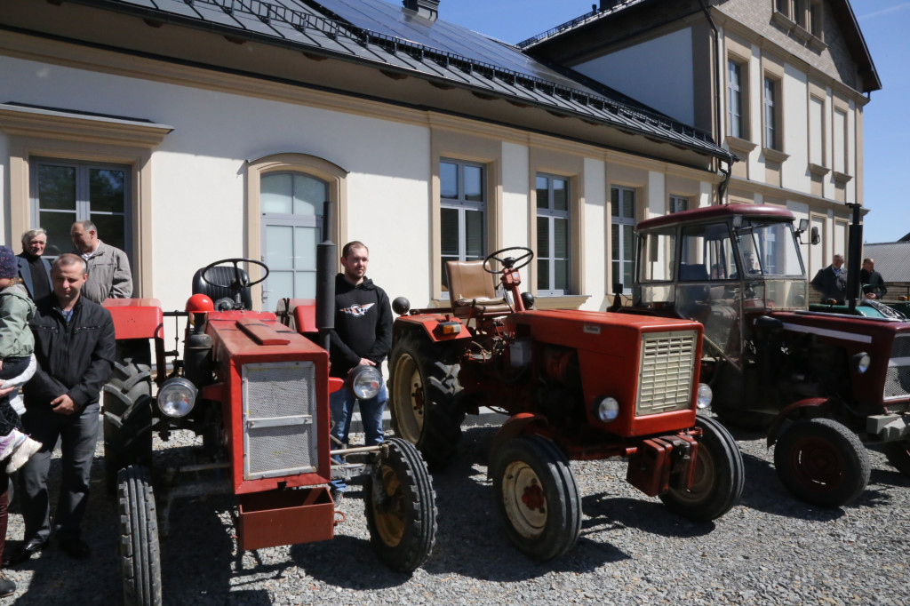 Poświęcenie traktorów w Binarowej