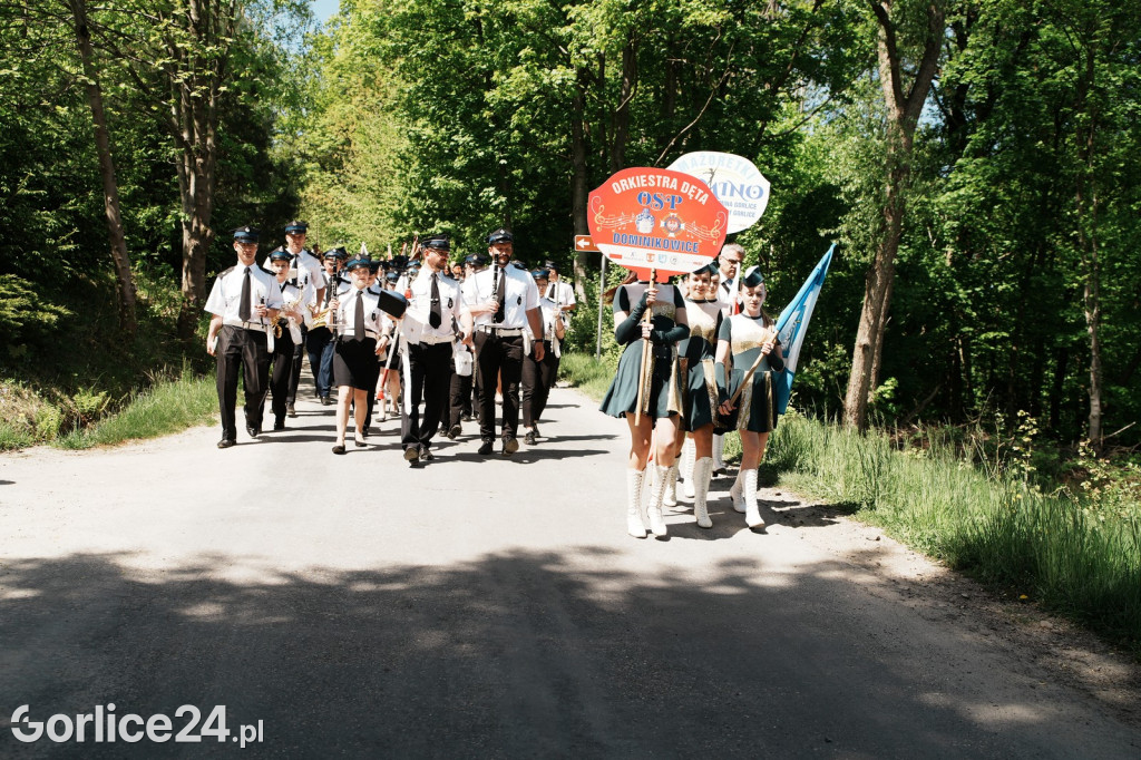 Pochód i musztra paradna w wykonaniu KaOSG (02.05)