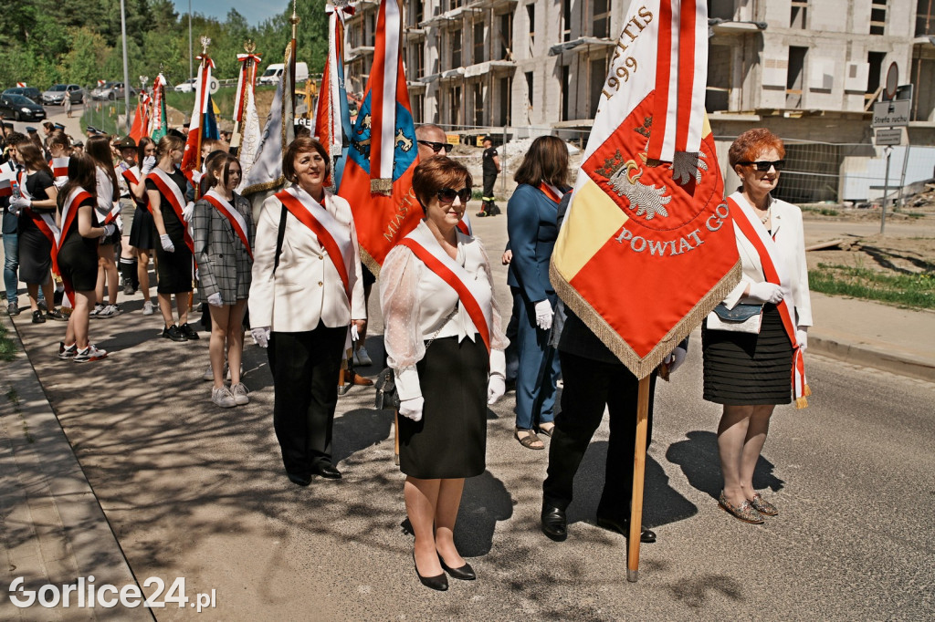 Pochód i musztra paradna w wykonaniu KaOSG (02.05)