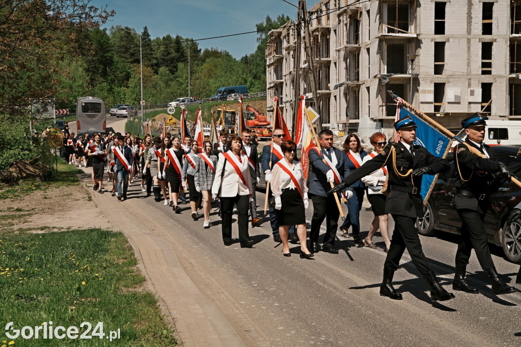 Pochód i musztra paradna w wykonaniu KaOSG (02.05)