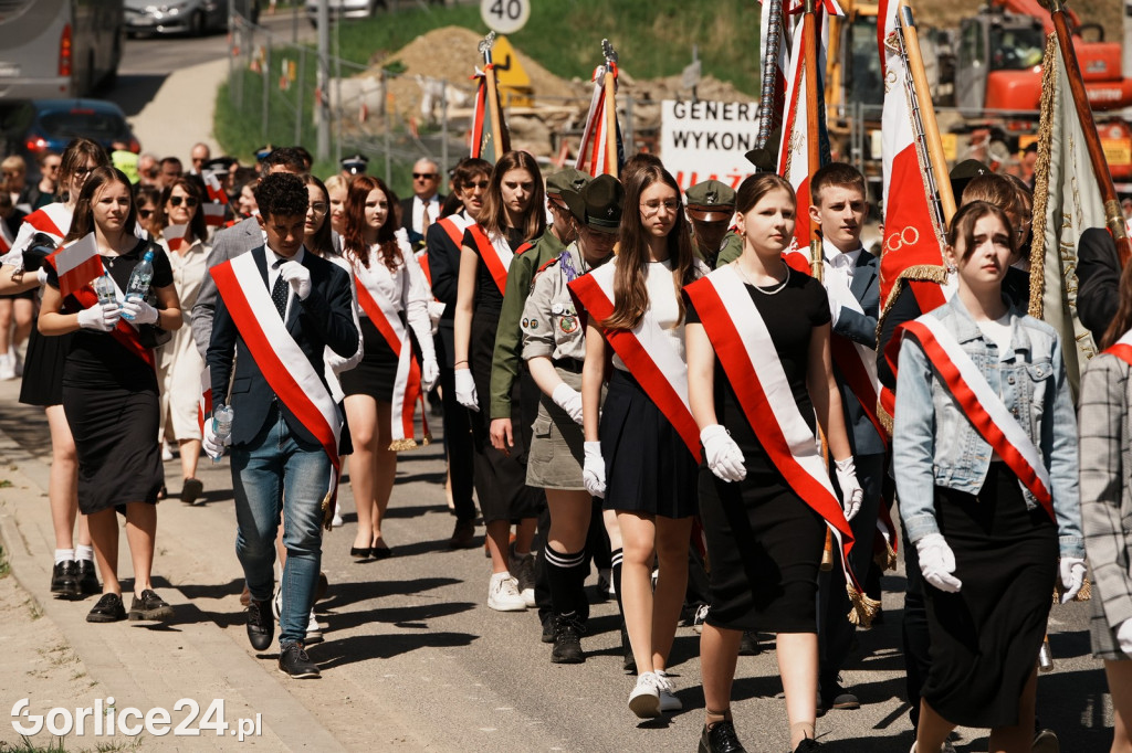 Pochód i musztra paradna w wykonaniu KaOSG (02.05)