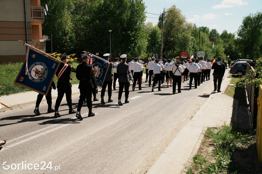 Pochód i musztra paradna w wykonaniu KaOSG (02.05)