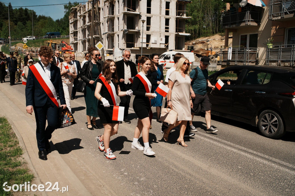 Pochód i musztra paradna w wykonaniu KaOSG (02.05)