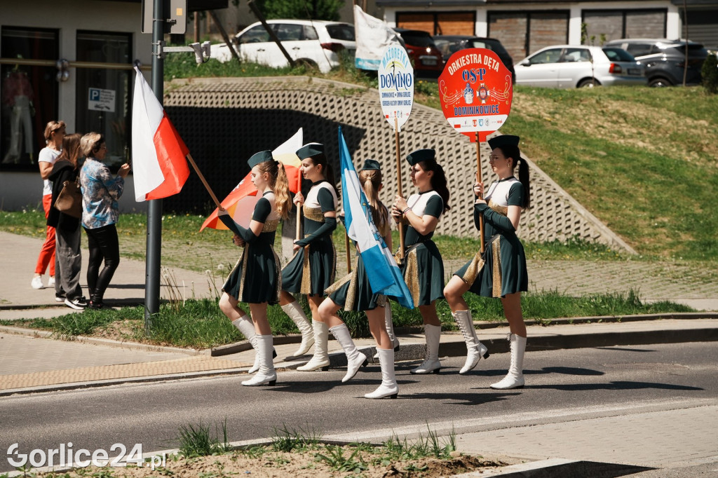 Pochód i musztra paradna w wykonaniu KaOSG (02.05)
