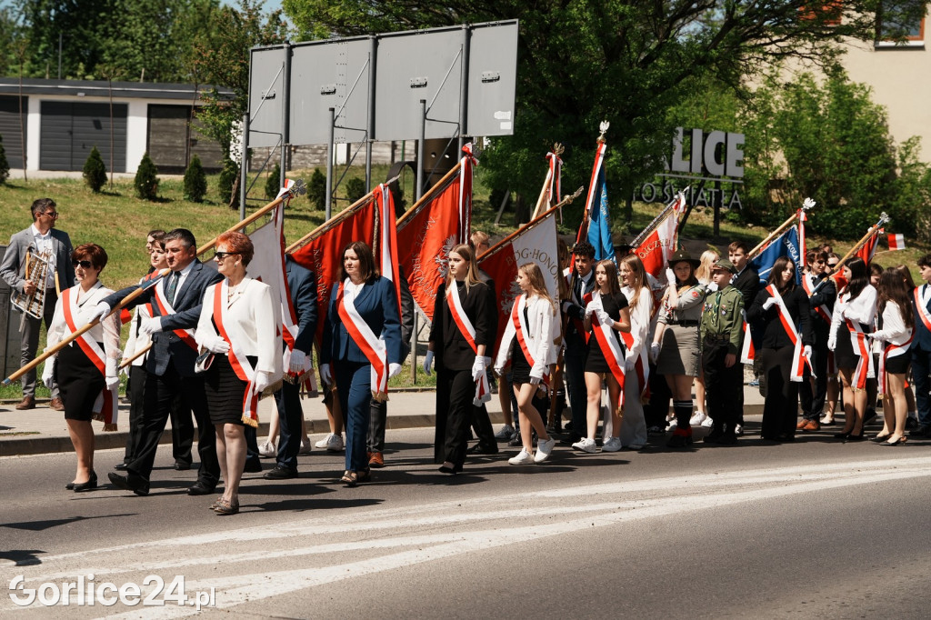 Pochód i musztra paradna w wykonaniu KaOSG (02.05)