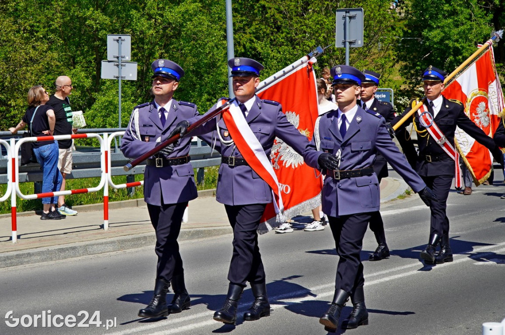 Pochód i musztra paradna w wykonaniu KaOSG (02.05)