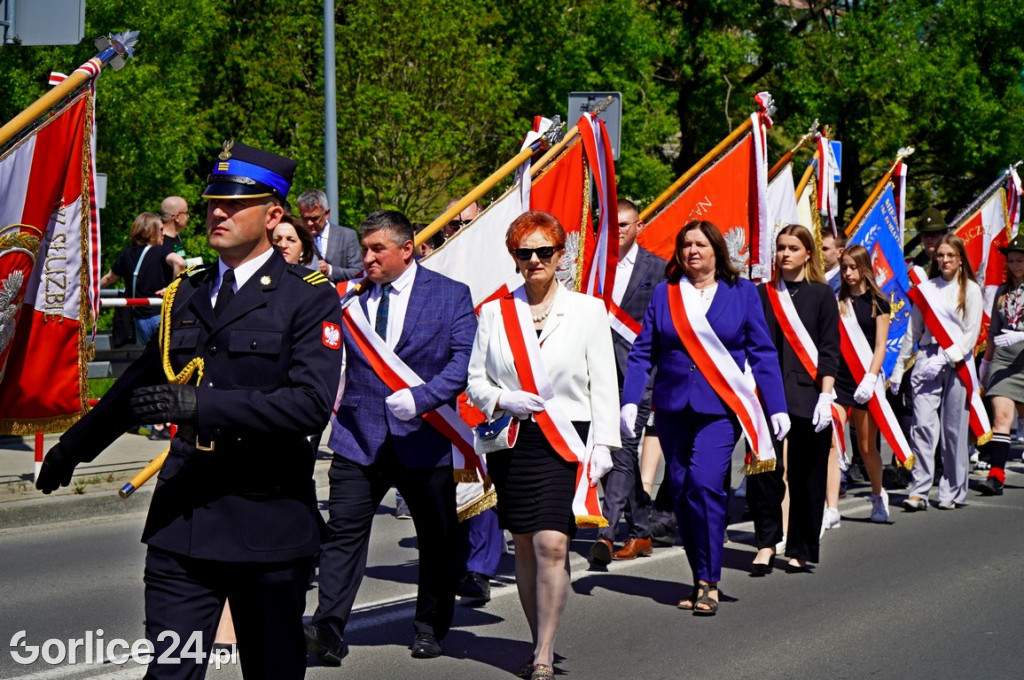 Pochód i musztra paradna w wykonaniu KaOSG (02.05)