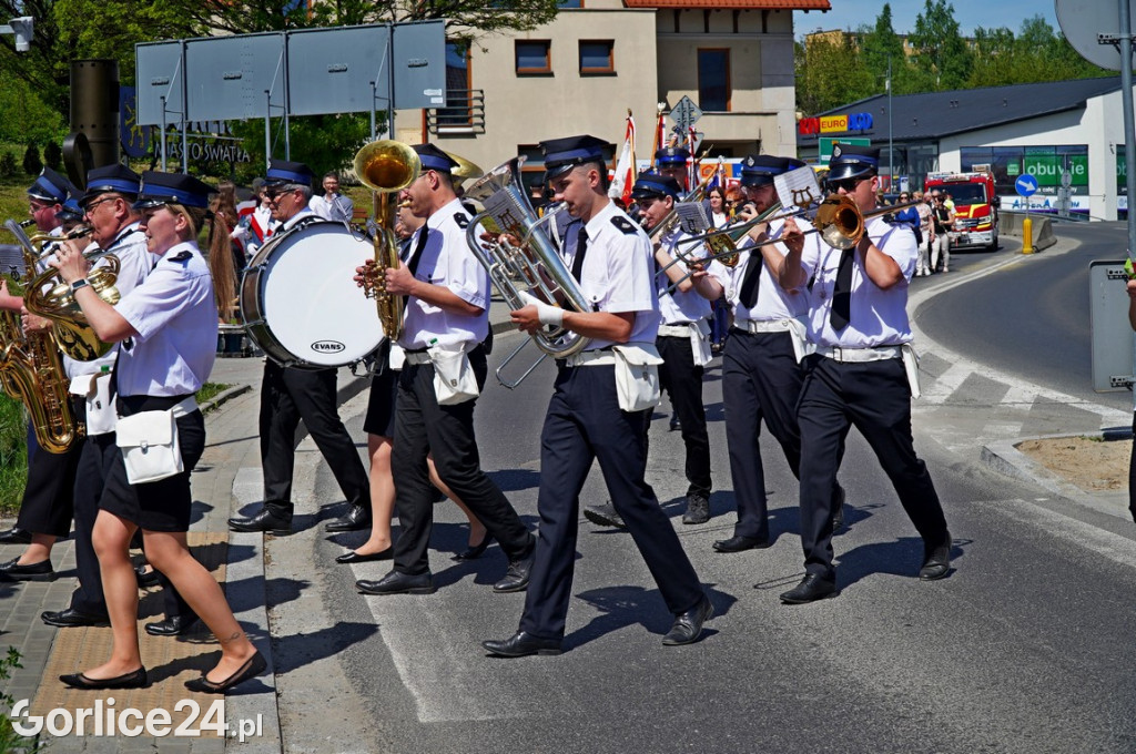 Pochód i musztra paradna w wykonaniu KaOSG (02.05)