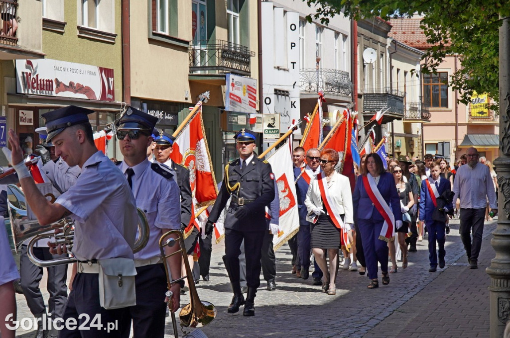 Pochód i musztra paradna w wykonaniu KaOSG (02.05)