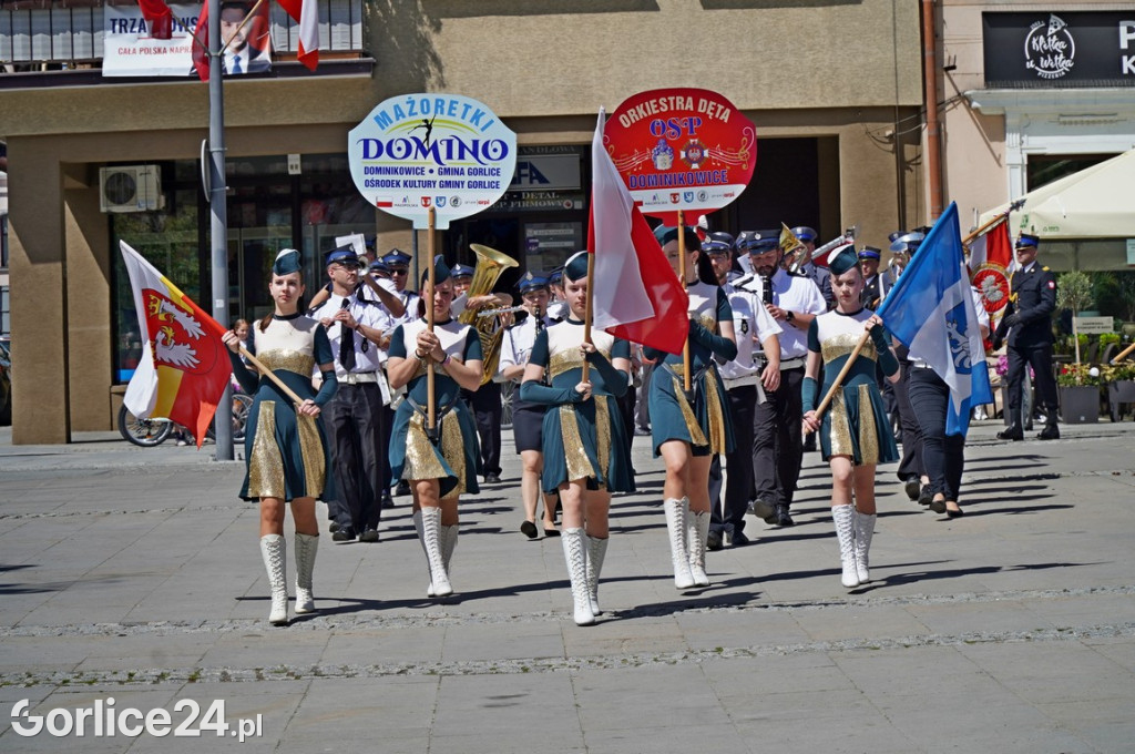 Pochód i musztra paradna w wykonaniu KaOSG (02.05)