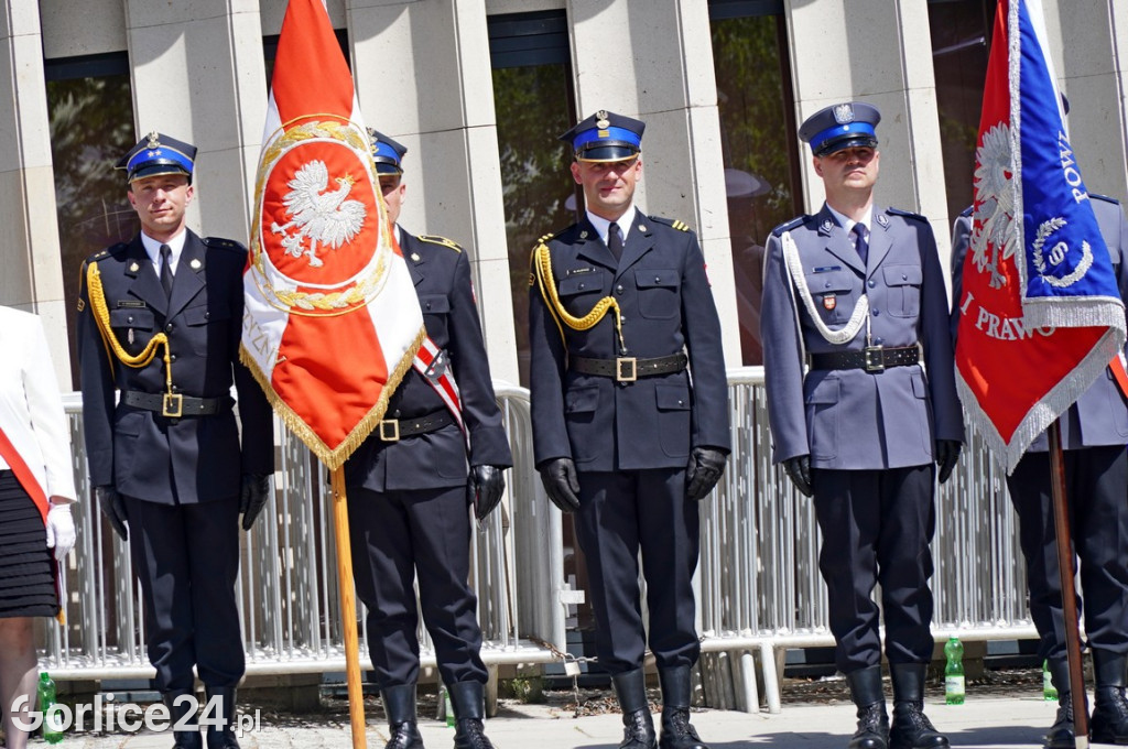 Pochód i musztra paradna w wykonaniu KaOSG (02.05)