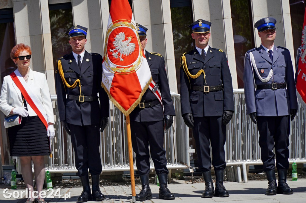 Pochód i musztra paradna w wykonaniu KaOSG (02.05)