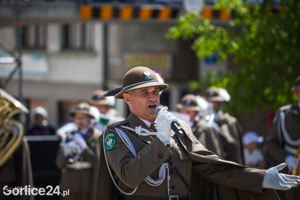Pochód i musztra paradna w wykonaniu KaOSG (02.05)
