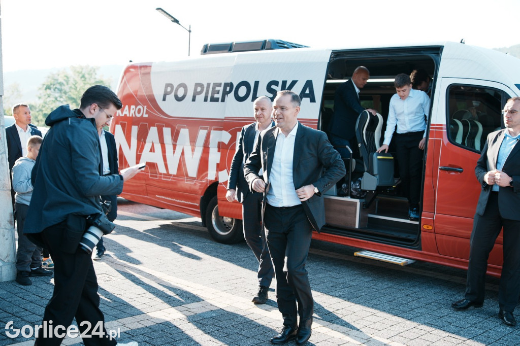 Karol Nawrocki rozpoczął dzień od spotkania z działaczami