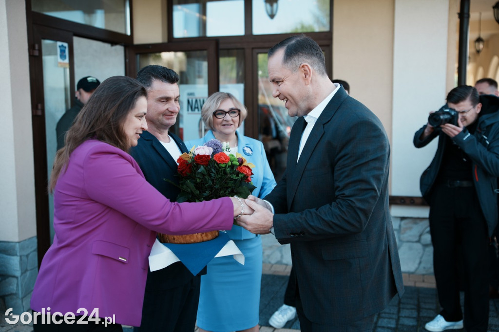 Karol Nawrocki rozpoczął dzień od spotkania z działaczami