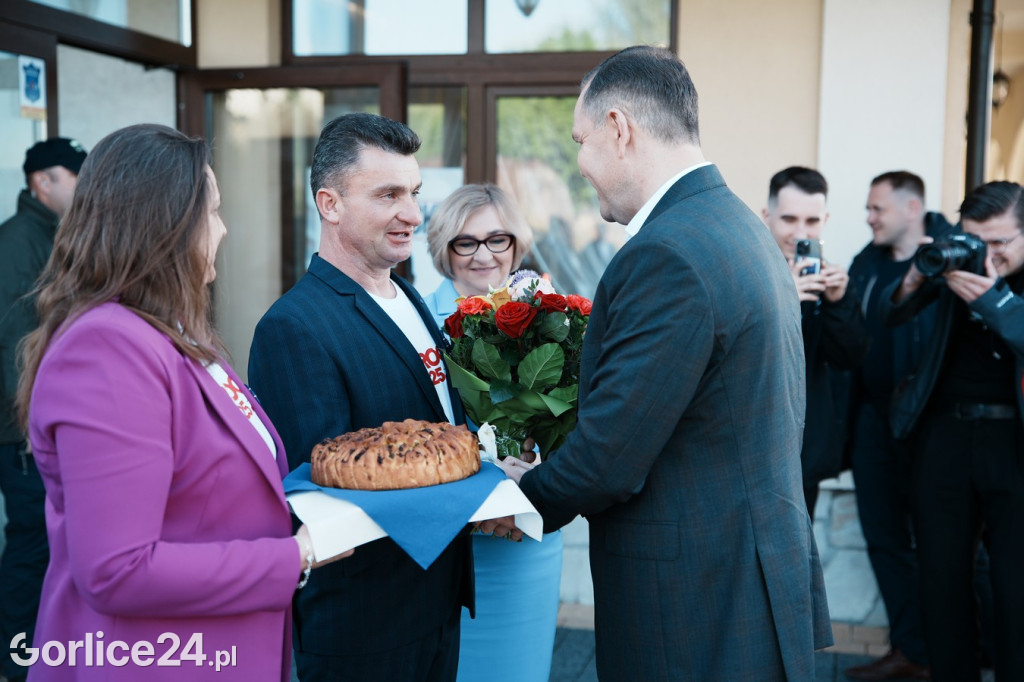 Karol Nawrocki rozpoczął dzień od spotkania z działaczami