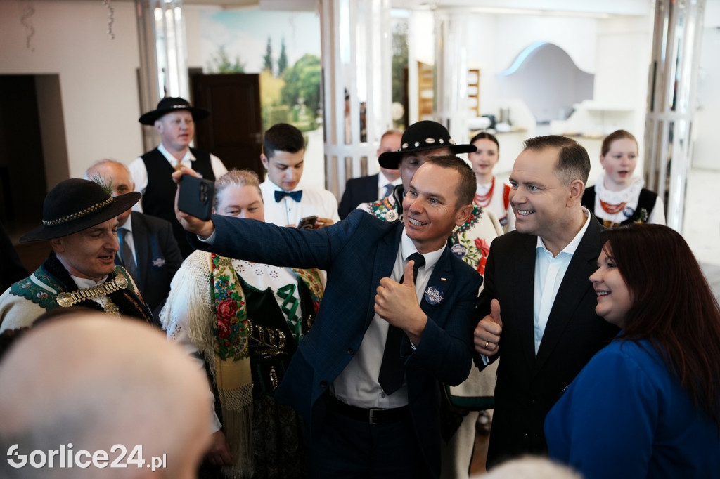 Karol Nawrocki rozpoczął dzień od spotkania z działaczami