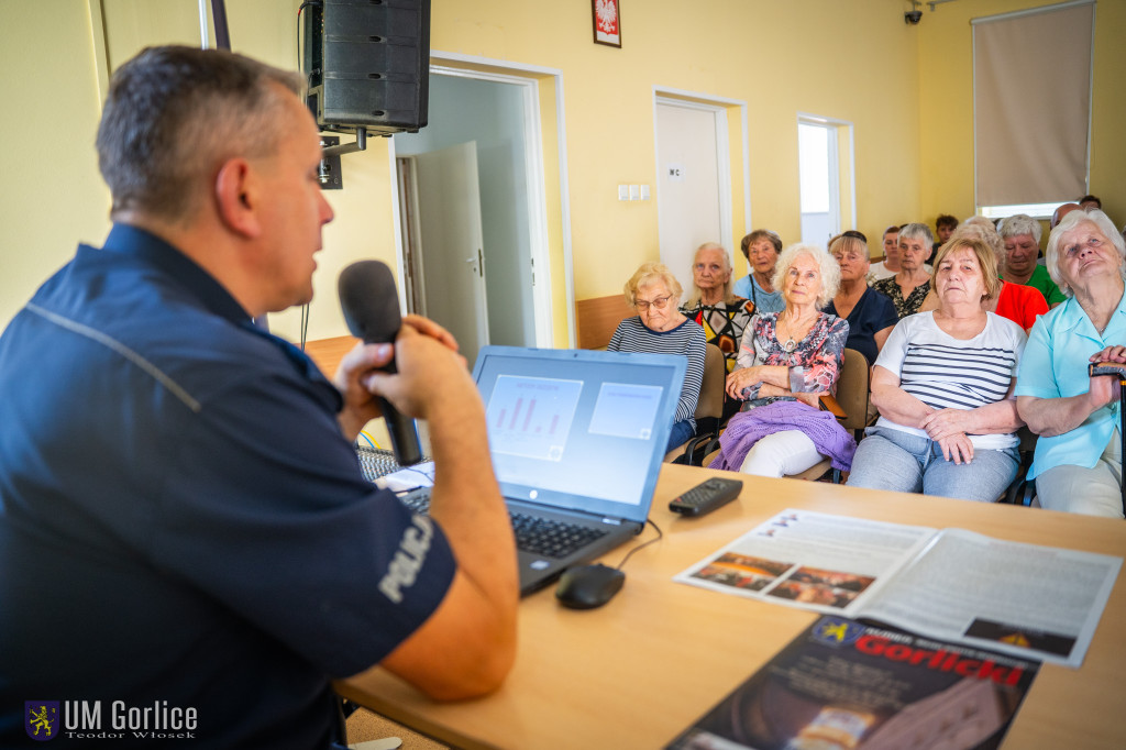Debata dotycząca oszustw na szkodę seniorów