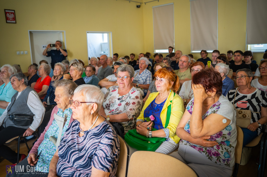 Debata dotycząca oszustw na szkodę seniorów