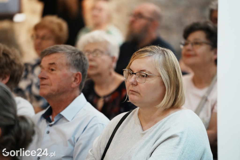 Koncert W Blasku Korony Króla w Dworze Karwacjanów