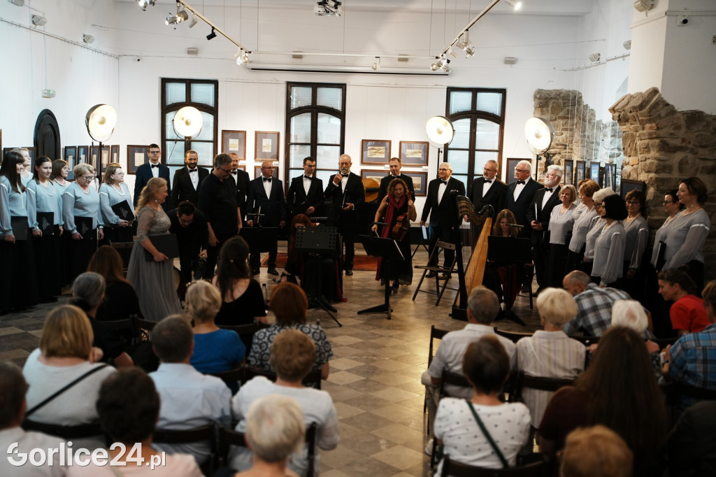 Koncert W Blasku Korony Króla w Dworze Karwacjanów