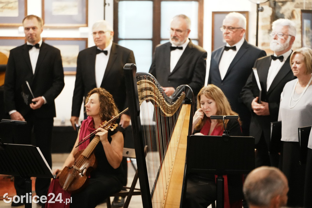 Koncert W Blasku Korony Króla w Dworze Karwacjanów