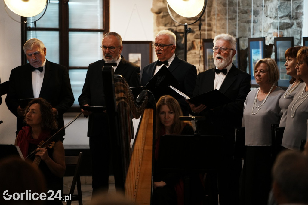 Koncert W Blasku Korony Króla w Dworze Karwacjanów