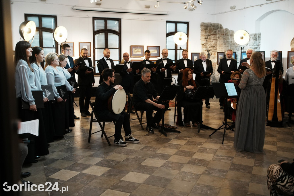 Koncert W Blasku Korony Króla w Dworze Karwacjanów