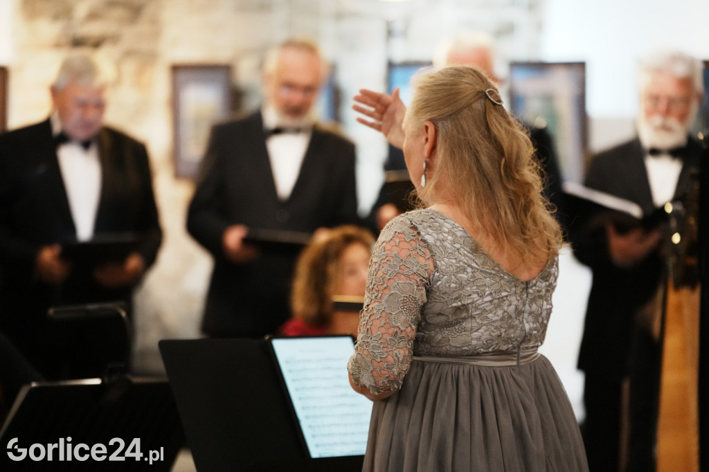 Koncert W Blasku Korony Króla w Dworze Karwacjanów