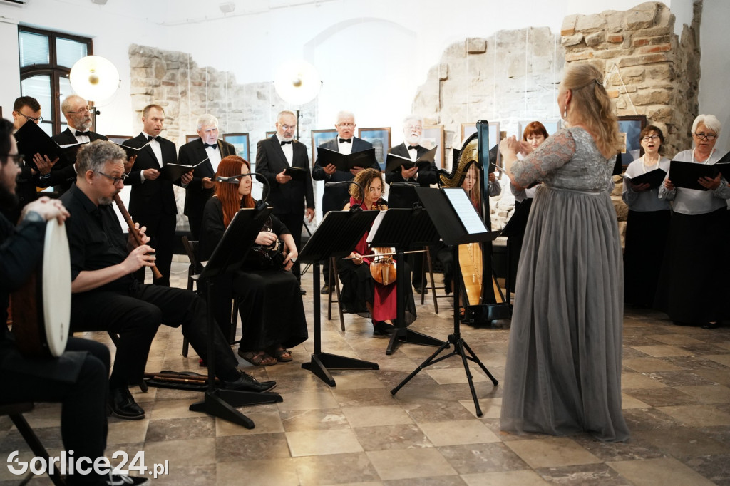 Koncert W Blasku Korony Króla w Dworze Karwacjanów