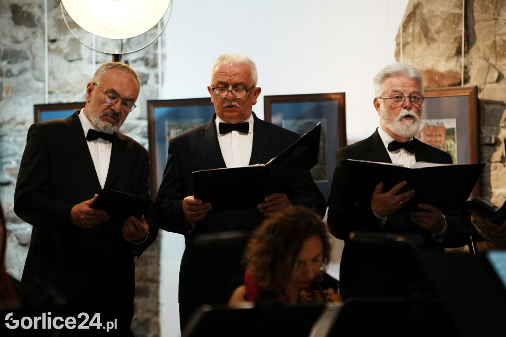 Koncert W Blasku Korony Króla w Dworze Karwacjanów