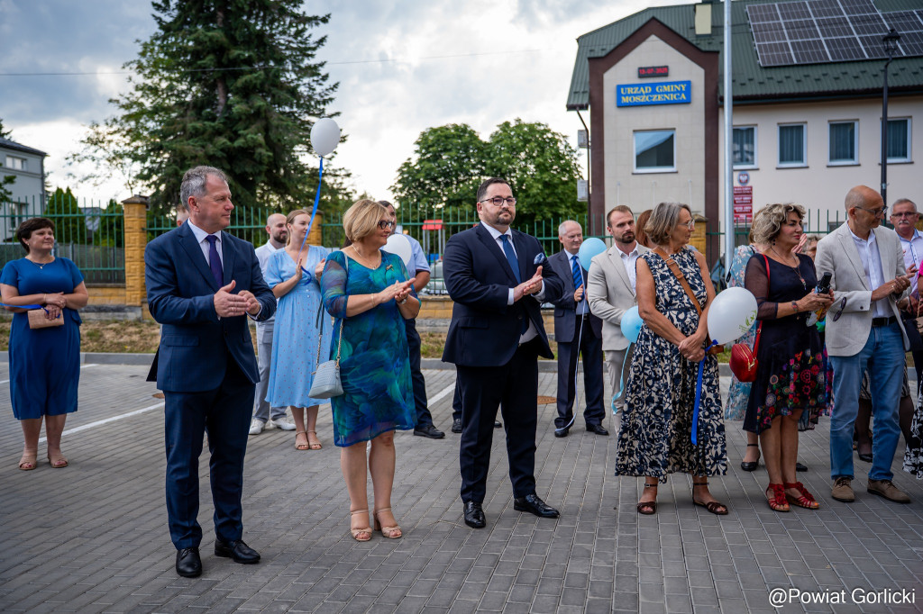 Uroczyste otwarcie ośrodka zdrowia w Moszczenicy