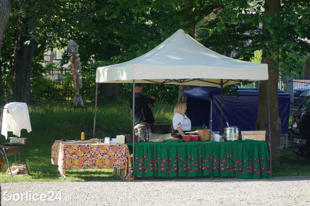 Odsłonięcie Herbu Gryf w Szymbarku