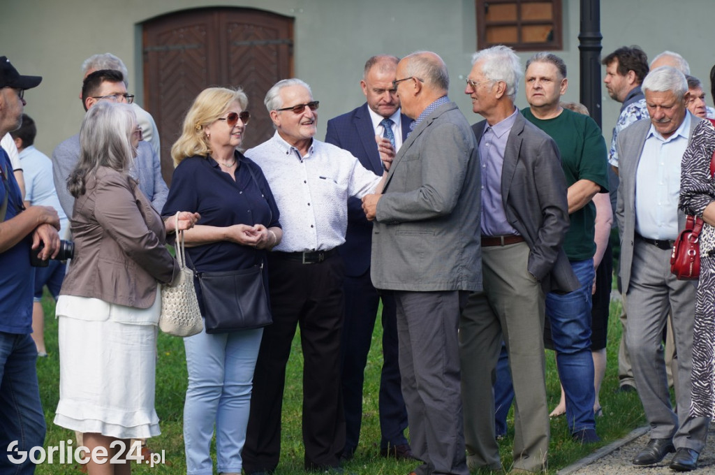 Odsłonięcie Herbu Gryf w Szymbarku