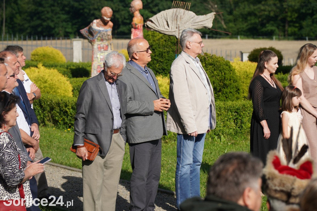 Odsłonięcie Herbu Gryf w Szymbarku