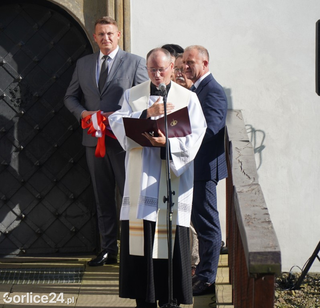 Odsłonięcie Herbu Gryf w Szymbarku