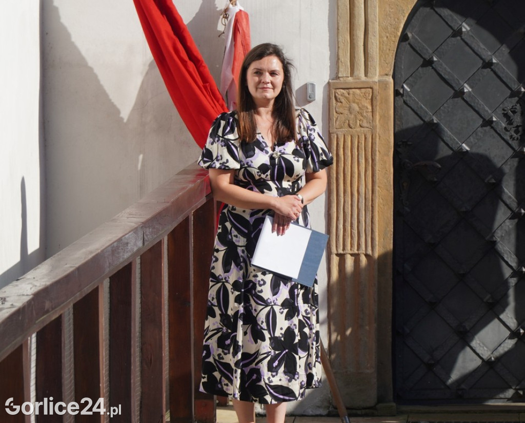 Odsłonięcie Herbu Gryf w Szymbarku