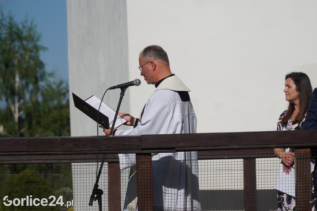 Odsłonięcie Herbu Gryf w Szymbarku