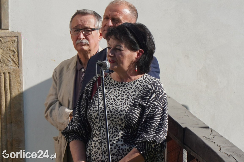 Odsłonięcie Herbu Gryf w Szymbarku