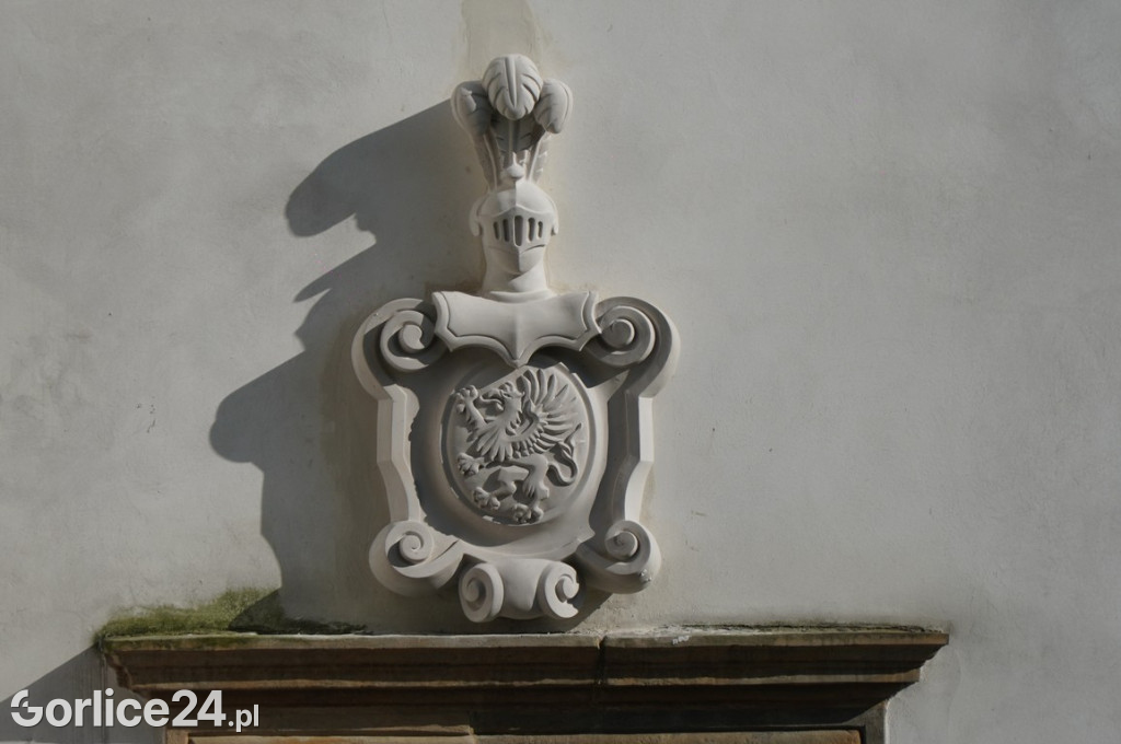 Odsłonięcie Herbu Gryf w Szymbarku