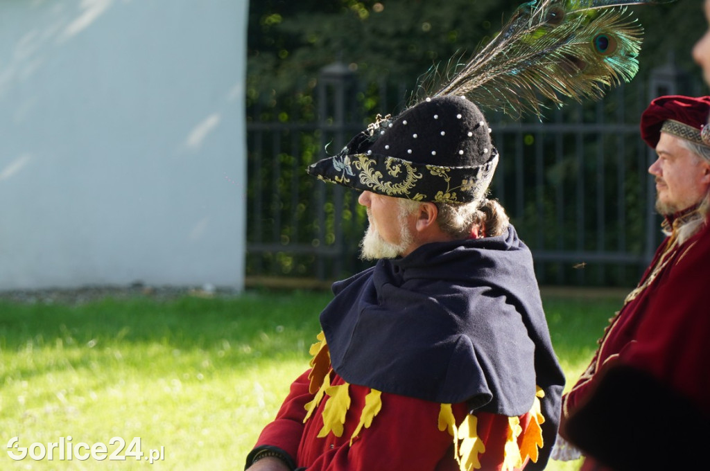 Odsłonięcie Herbu Gryf w Szymbarku
